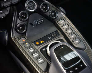Aston Martin V12 Vantage