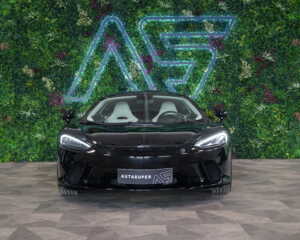 McLaren GT