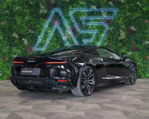 McLaren GT