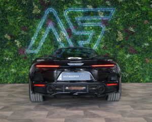 McLaren GT